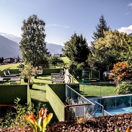 Gardenhotel Crystal Fuegen Exterior photo