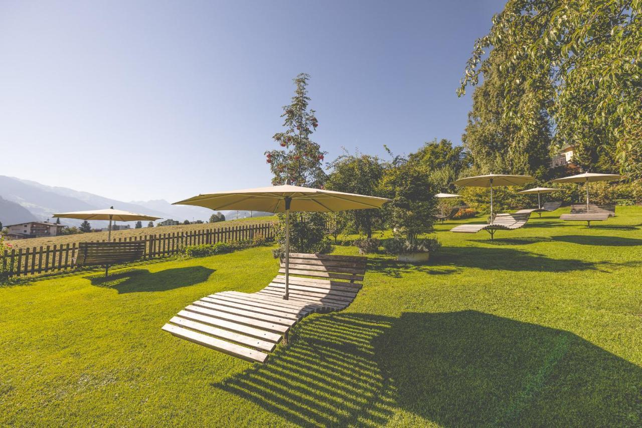 Gardenhotel Crystal Fuegen Exterior photo