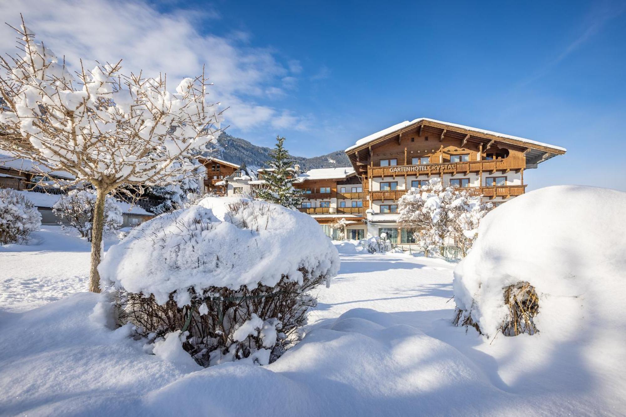Gardenhotel Crystal Fuegen Exterior photo